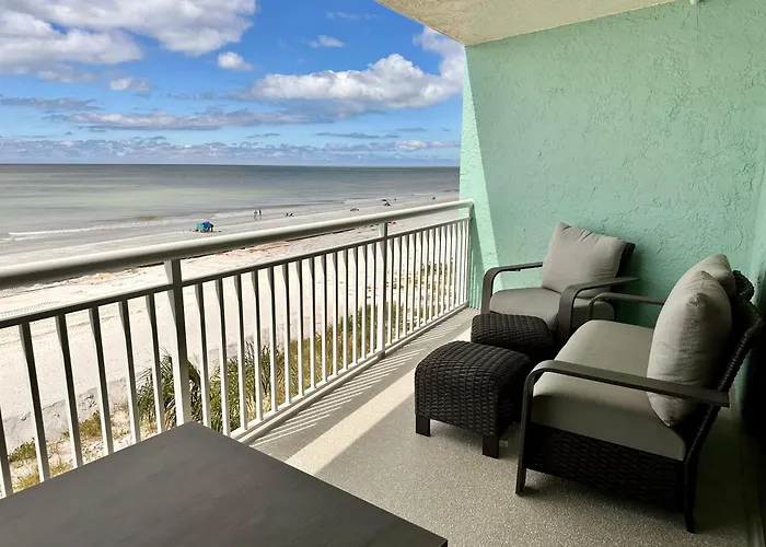 Beachfront Condo, Direct Access To Sugar Beach, Heated Pool And Balcony Views *