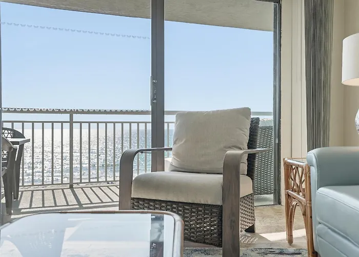Beachfront Condo, Direct Access To Sugar Beach, Heated Pool And Balcony Views