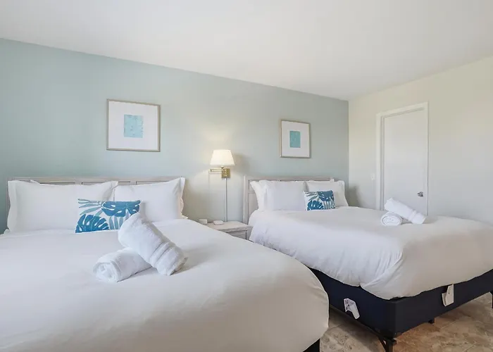 Apartahotel Beachfront Condo, Direct Access To Sugar Beach, Heated Pool And Balcony Views *