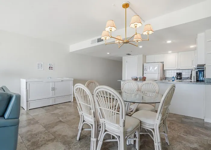 Apartahotel Beachfront Condo, Direct Access To Sugar Beach, Heated Pool And Balcony Views *