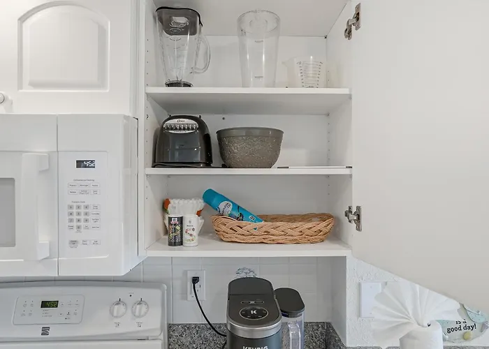 Beachfront Condo, Direct Access To Sugar Beach, Heated Pool And Balcony Views Apartahotel Clearwater Beach
