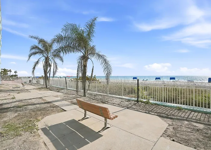 Beachfront Condo, Direct Access To Sugar Beach, Heated Pool And Balcony Views Apartahotel Clearwater Beach