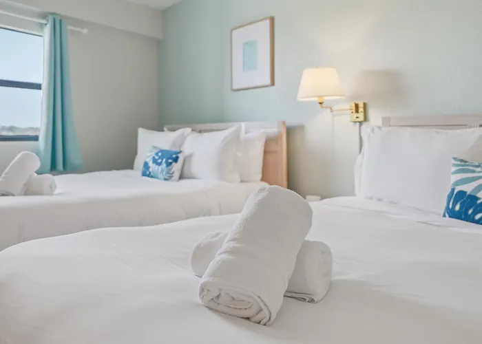 Beachfront Condo, Direct Access To Sugar Beach, Heated Pool And Balcony Views