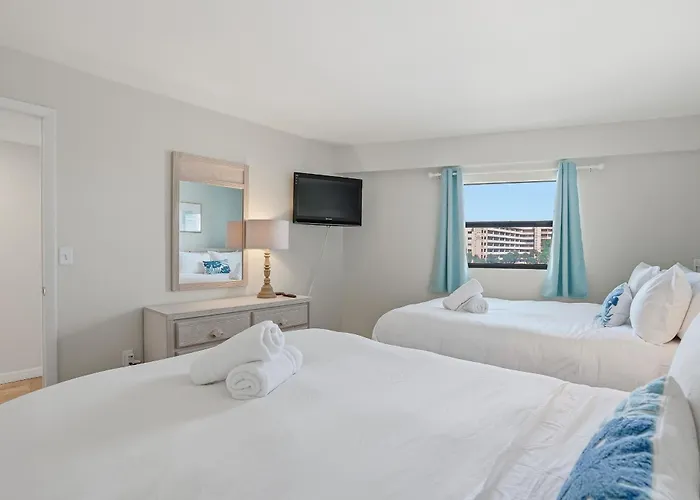 Beachfront Condo, Direct Access To Sugar Beach, Heated Pool And Balcony Views Clearwater Beach