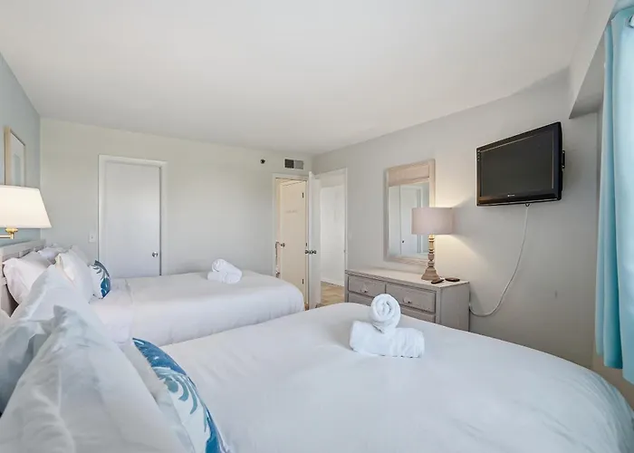 Beachfront Condo, Direct Access To Sugar Beach, Heated Pool And Balcony Views Apartahotel Clearwater Beach